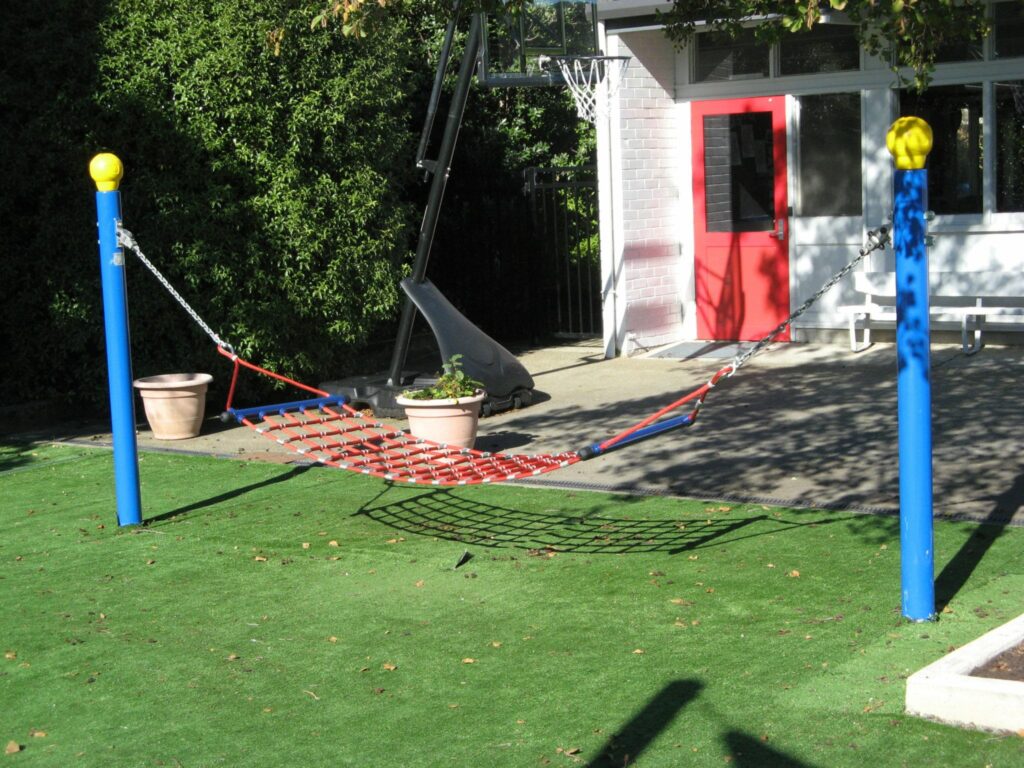 Lazy-Daisy-Hammock-1