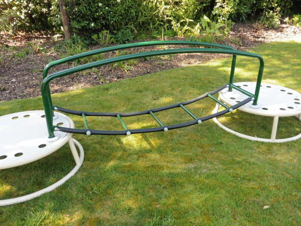 Bambino-Tarzan-Bridge-1