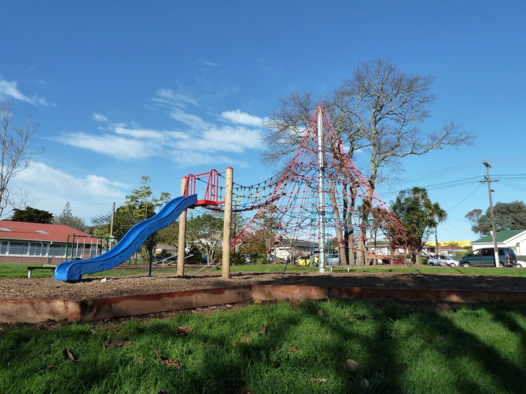6M-Grand-Vista-with-bridge-slide
