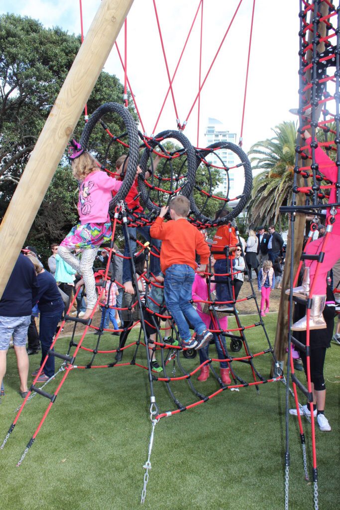 Black-Forest-Net-Tunnel