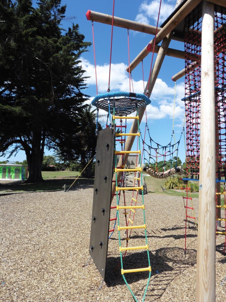 Black-Forest-basket-with-rockwall-ladders