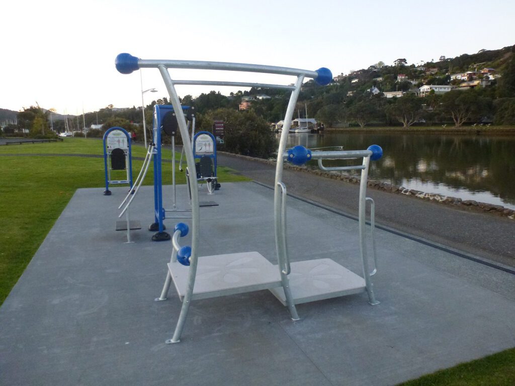 Ex-Bench-Sign-Whangarei-NZ-1