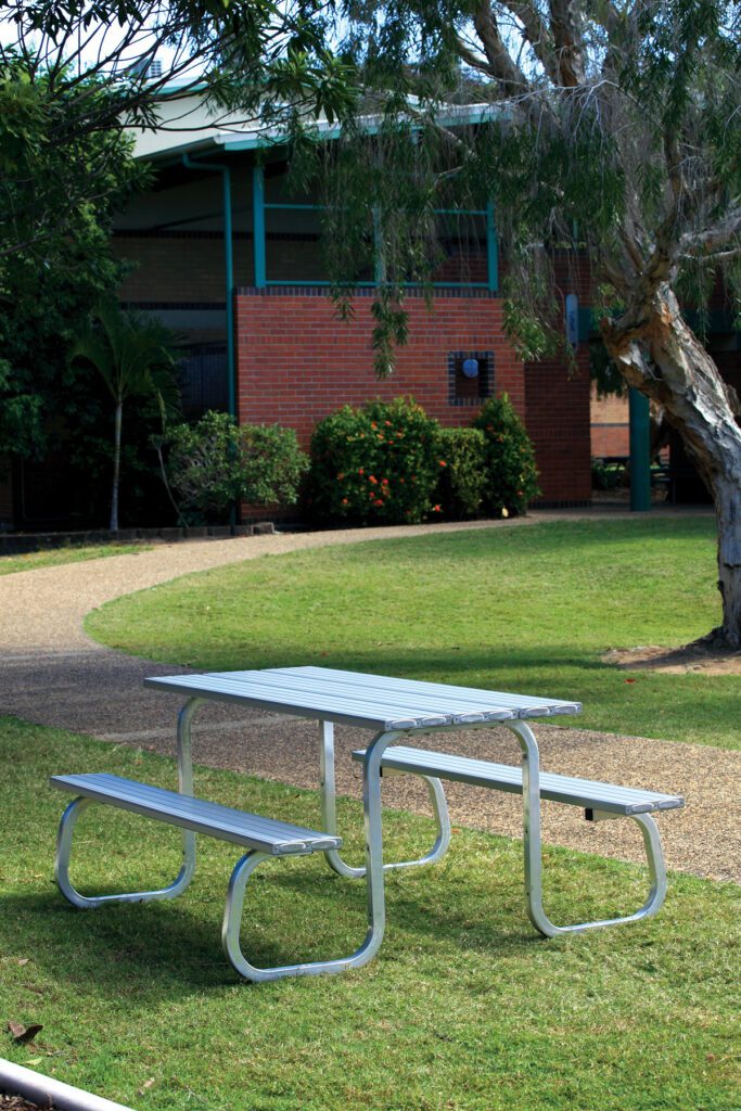 metro_8_seat_table_002