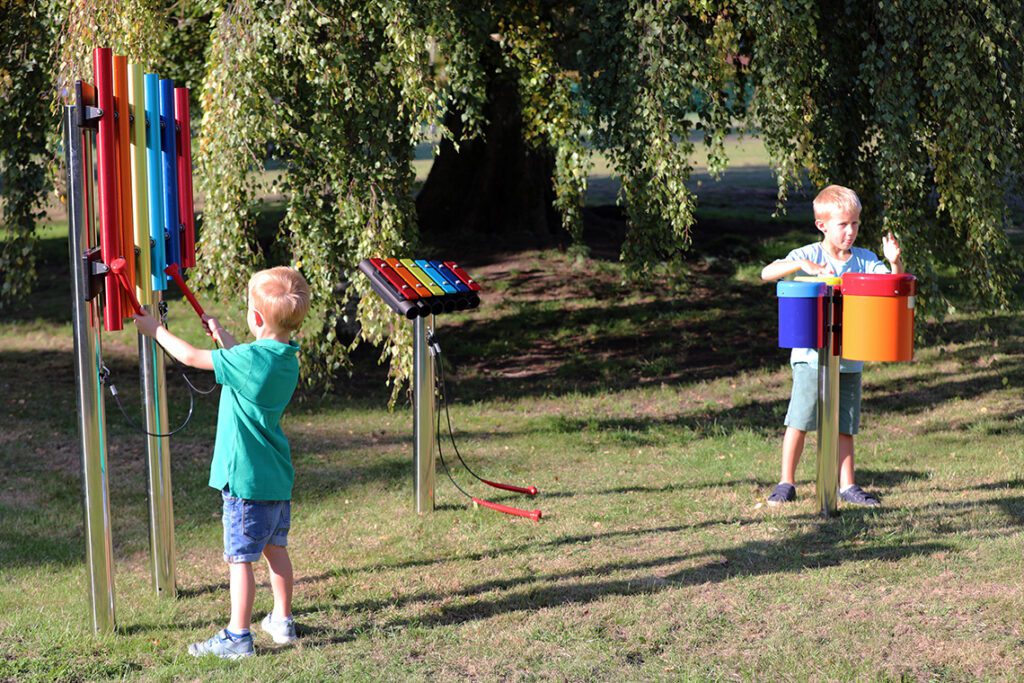 1140x760-Rainbow-Trio-Ensemble-2-Ground