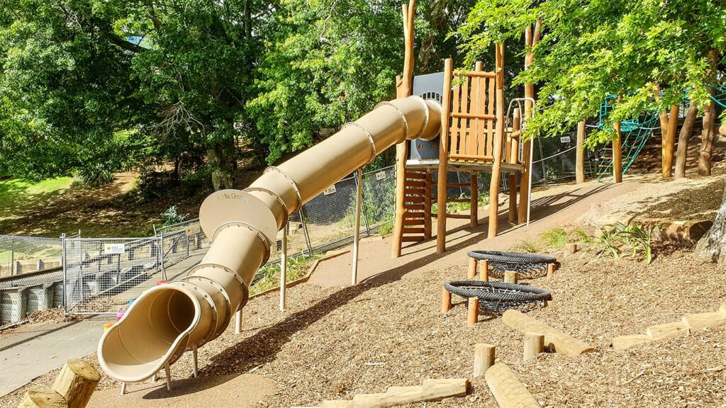 Kings-School-Playground_Wobbly-Wood-Tower-1