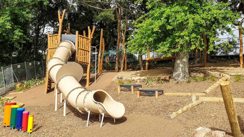 Kings-School-Playground_Wobbly-Wood-Tower