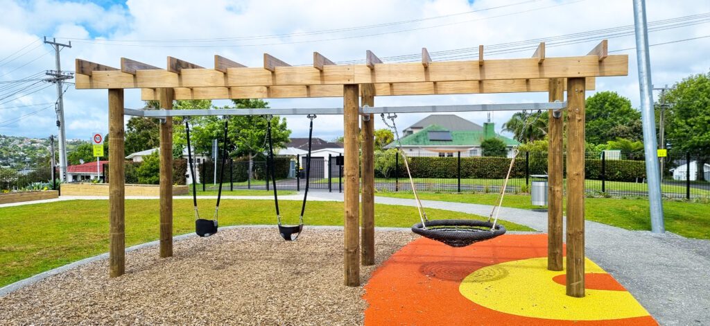 Windy-Ridge-Reserve_Urban-Pergola-Swing-4-Bay